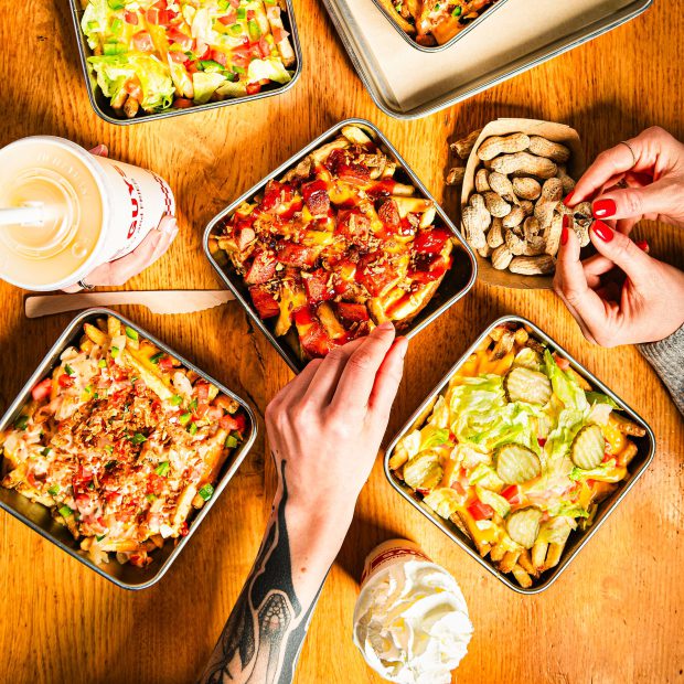 Five Guys Currywurst Style